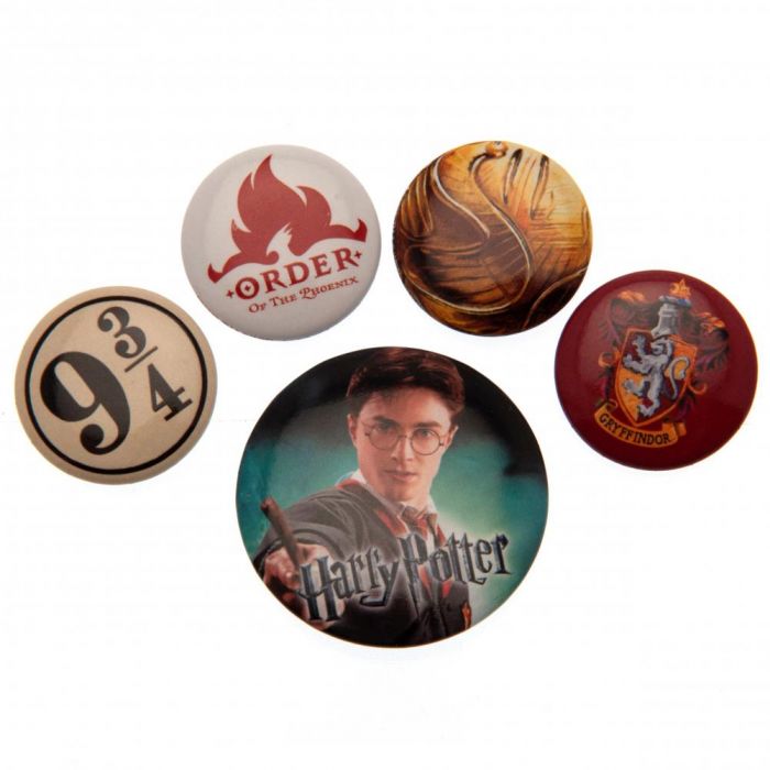 Die komplette Harry Potter-Reihe im Schuber + 1 original Harry Potter Button Badge Pack